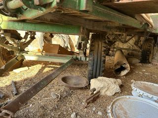 Remolque antiguo doble eje Leer