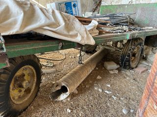 Remolque antiguo doble eje Leer