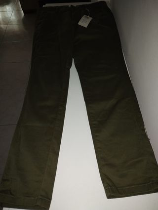 Pantalón chino Jack and Jones . Nuevo.