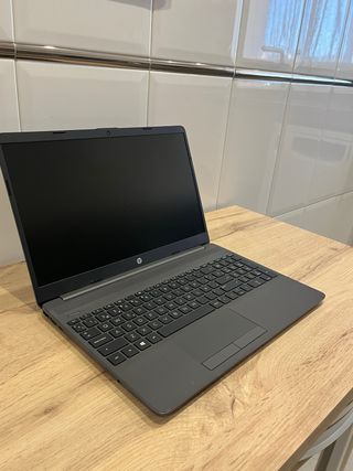 PORTATIL HP EN BUEN ESTADO