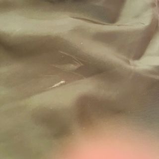 Parka de Bershka verde kaki satinada