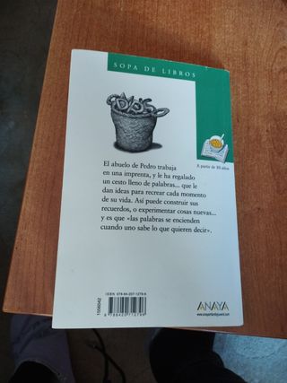 Un cesto lleno de palabras (Cuentos, Mitos Y Libros-regalo) (Spanish Edition)