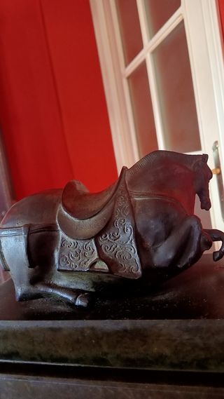 Figura de caballo chino - Bronce
