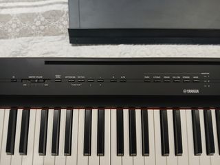 Piano Yamaha P-125B 