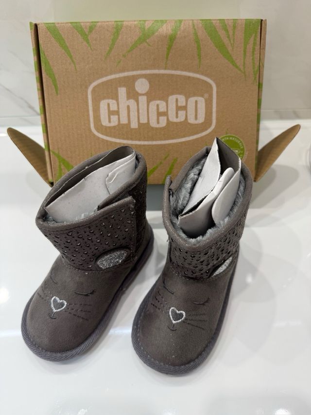 PRECIOSAS BOTITAS DE BEBE TALLA 23