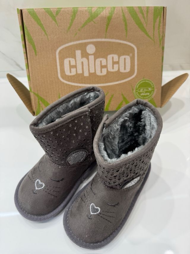 PRECIOSAS BOTITAS DE BEBE TALLA 23