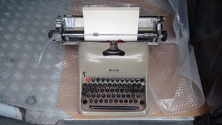 Macchina scrivere Olivetti lexicon 80