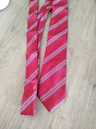 Corbata roja Emidio Tucci