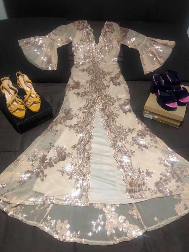 2 vestidos de fiesta y dos pares de zapatos
