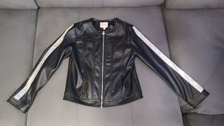 Cazadora polipiel Guess niña