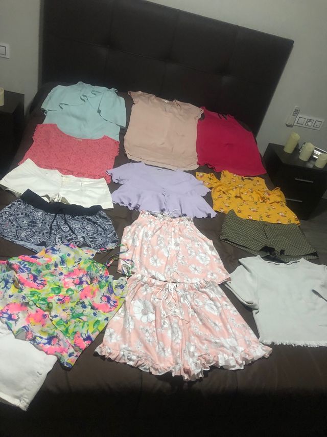 Prendas de ropa 33 piezas: pantalón camisetas peto