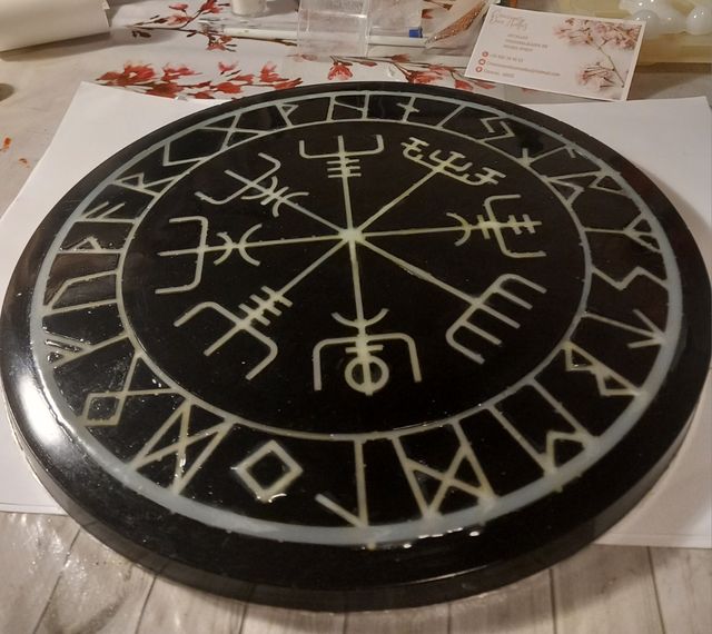Brújula Vegvísir grande