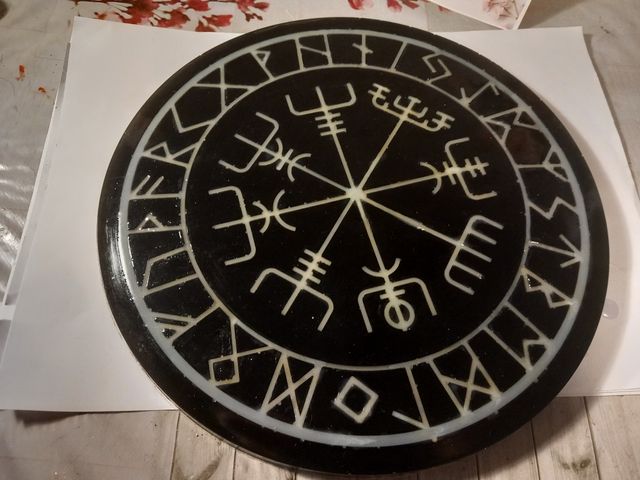 Brújula Vegvísir grande
