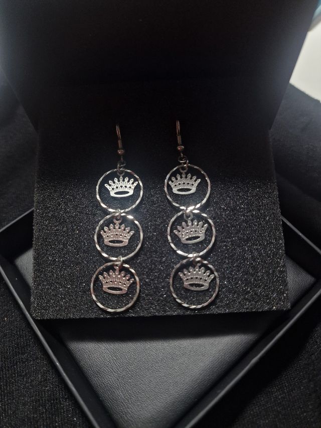 Pendientes largos coronas