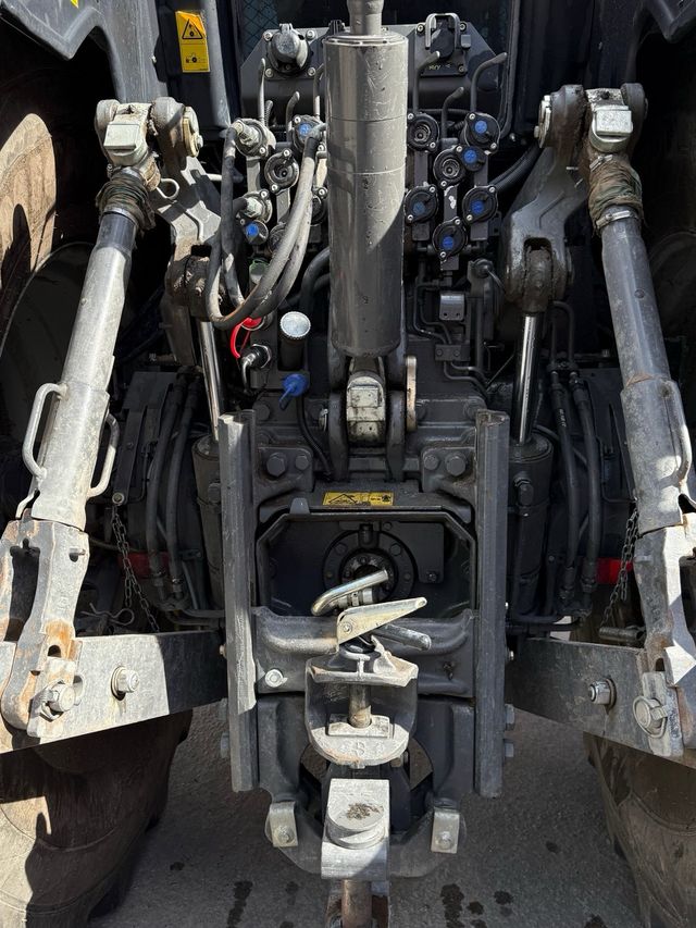 TRACTOR MASSEY FERGUSON 8737