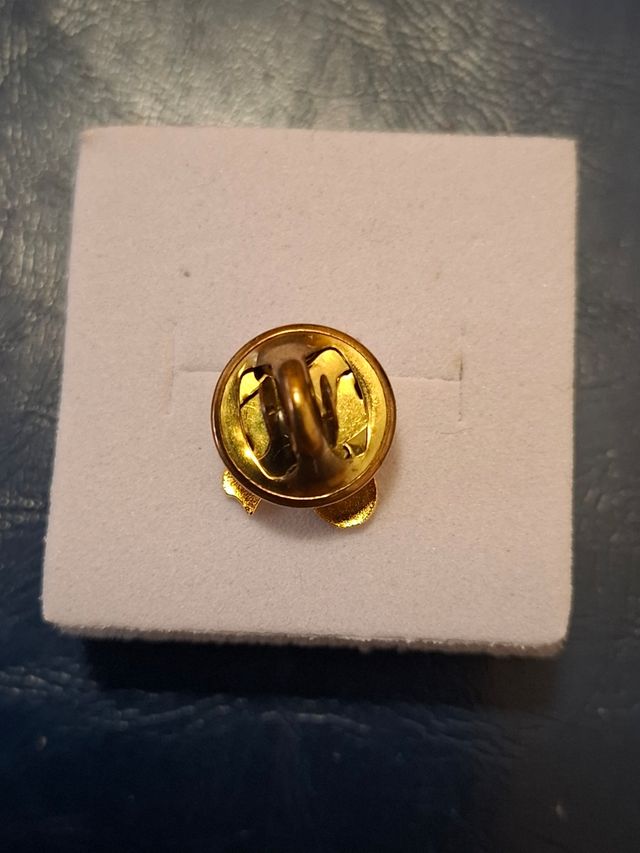 Spilla pin carabinieri gialla