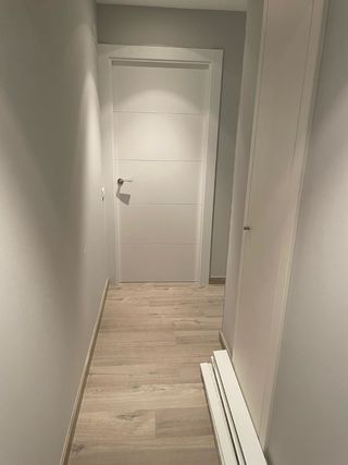 Carpintero montaje de puertas