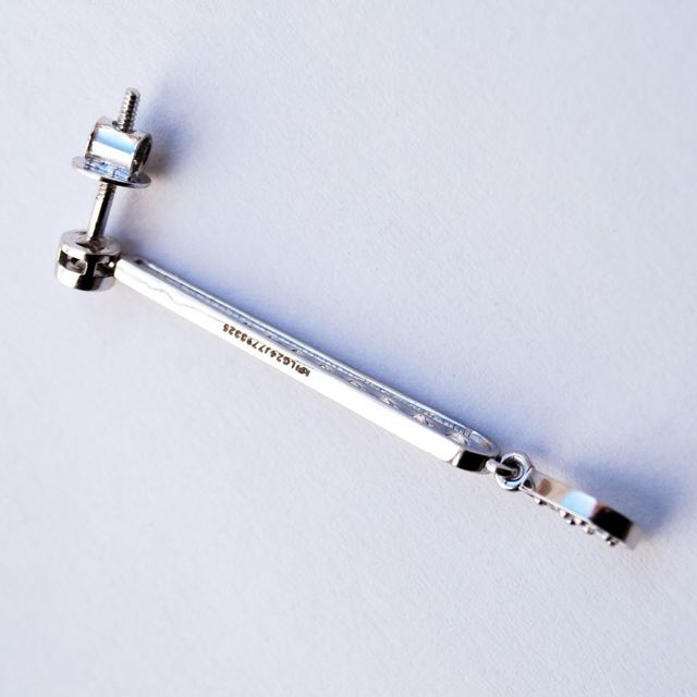 Pendientes largos de oro blanco y 1.15ct diamantes