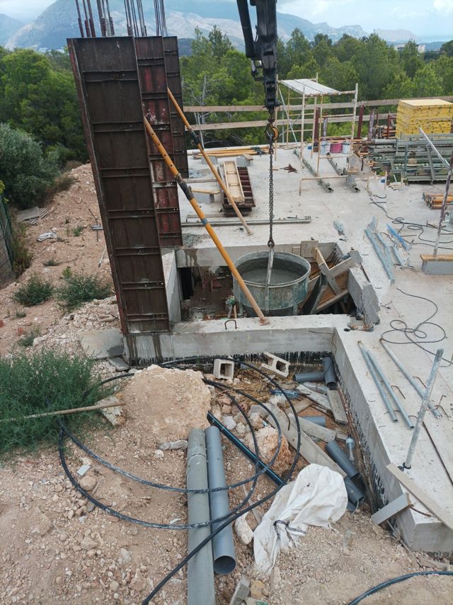 TRANSPORTES Y SERVICIOS DE CAMIÓN PLUMA