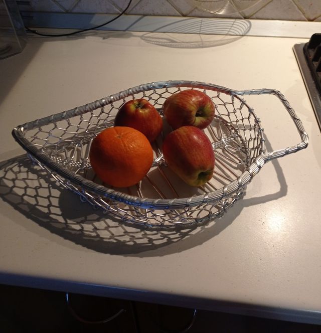 Cesto in metallo intrecciato per pane