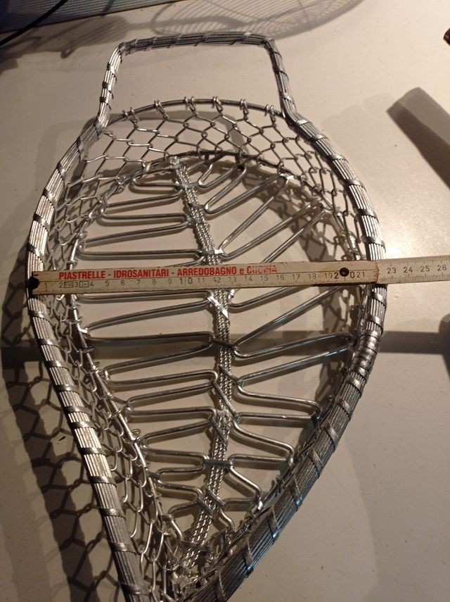 Cesto in metallo intrecciato per pane