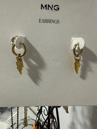Pendientes rayo oro