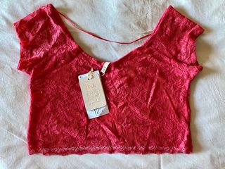Crop top fucsia encaje