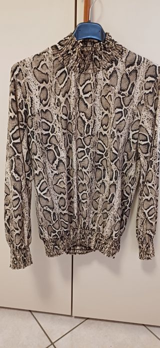 Blusa stampa pitone