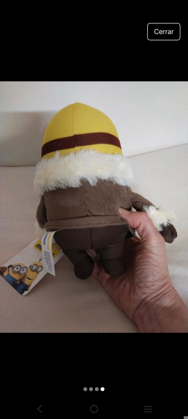 Peluche Minions con etiqueta 