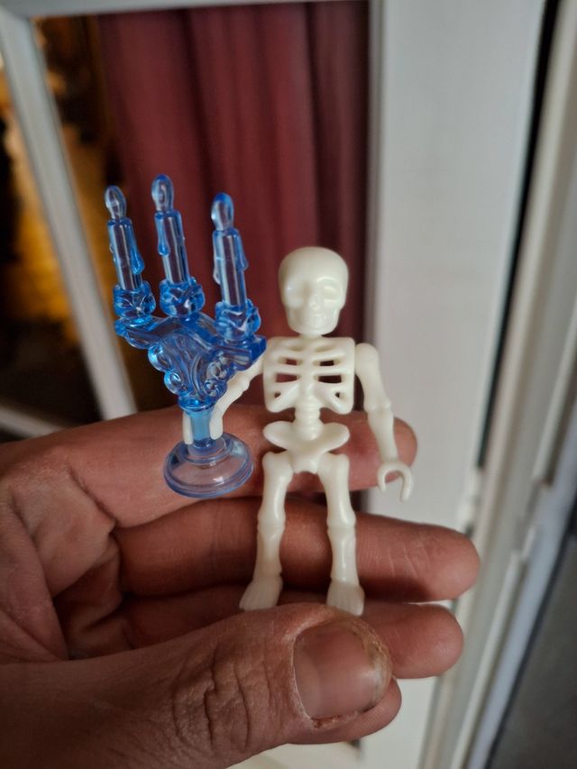 Esqueleto brillante de Playmobil