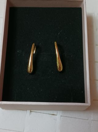 Pendientes chapados oro 24k.