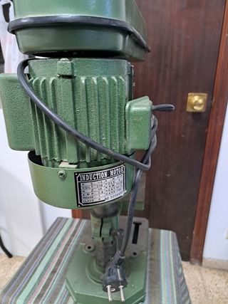 Taladro de columna 220V Monofasico