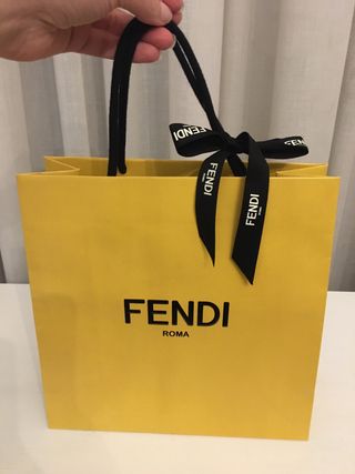 Busta Fendi con fiocco