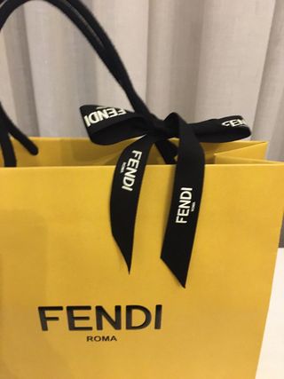 Busta Fendi con fiocco