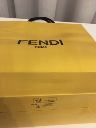 Busta Fendi con fiocco