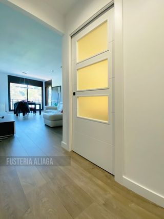 Carpintero montador de Puertas.