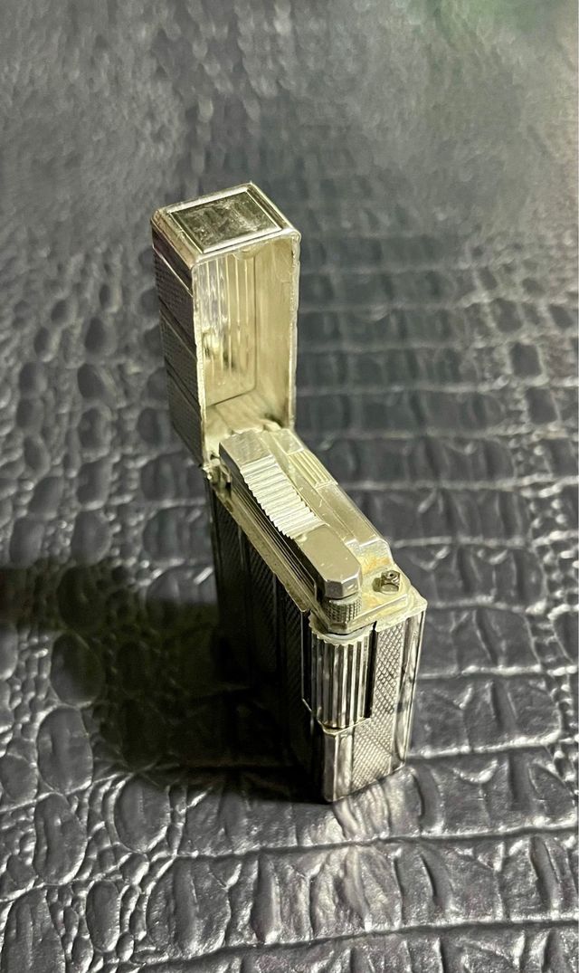 Accendino a rullo corto in argento DUPONT Linea 1