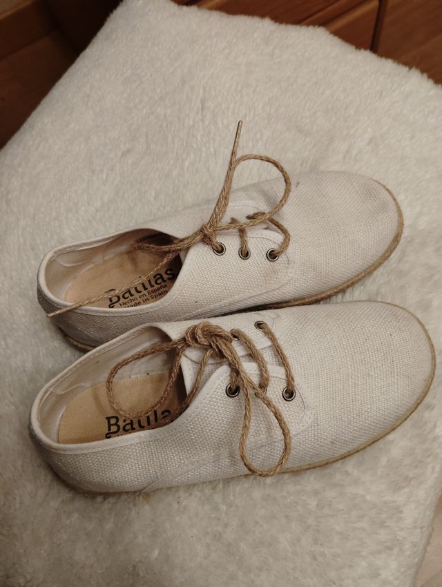 Lote de tres pares de zapatillas tela y esparto