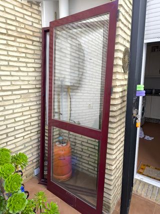 Puerta aluminio con marco