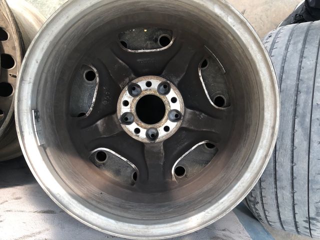vendo Llantas mercedes  16