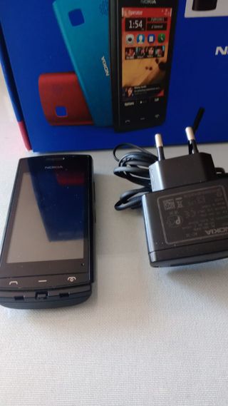 Nokia 500 con 3 carcasas