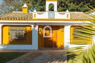Chalet en venta en Sanlúcar la Mayor