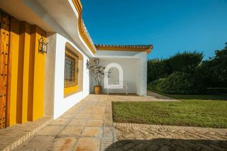 Chalet en venta en Sanlúcar la Mayor