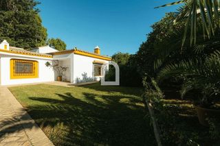 Chalet en venta en Sanlúcar la Mayor