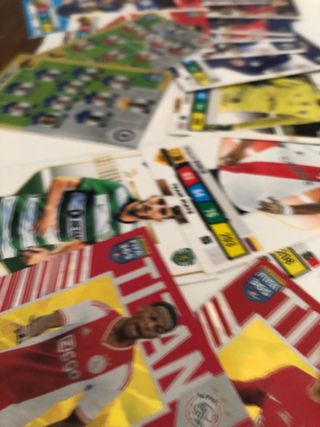 Cartas Adrenalyn fifa 365 año 2023