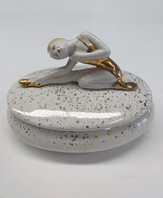 Scatola in ceramica con ballerina