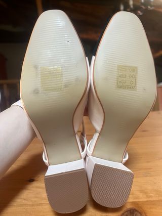 Zapatos de tacón bicolor