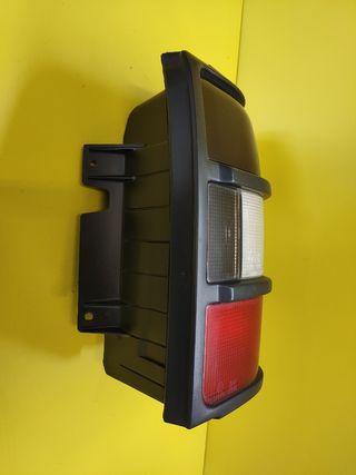 ✅PILOTO TRASERO DERECHO MITSUBISHI MONTERO 3/5p