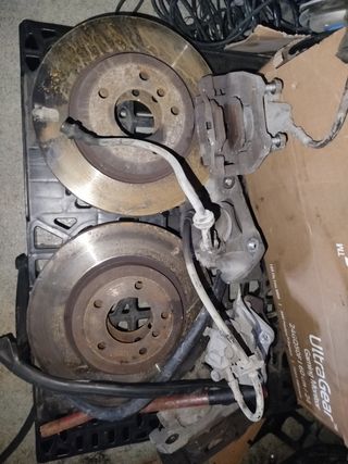 Pinzas y discos delanteros Bmw 330d e46