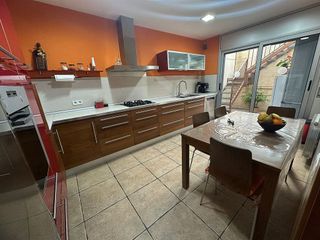 Casa adosada en venta en Singuerlín - Can Franquesa - Les Oliveres en Santa Coloma de Gramanet